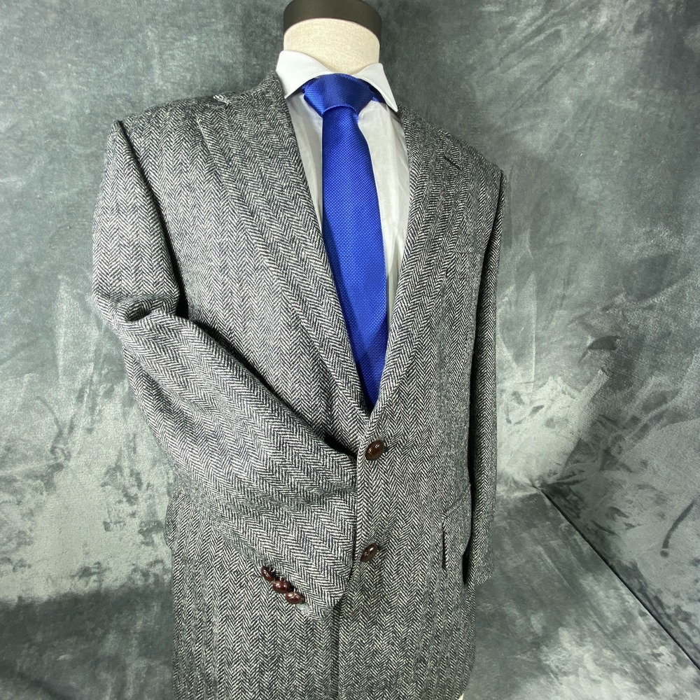 VINTAGE Tweed Blazer Jacket 42R Gray Herringbone 100% Wool Lambswool Sport Coat